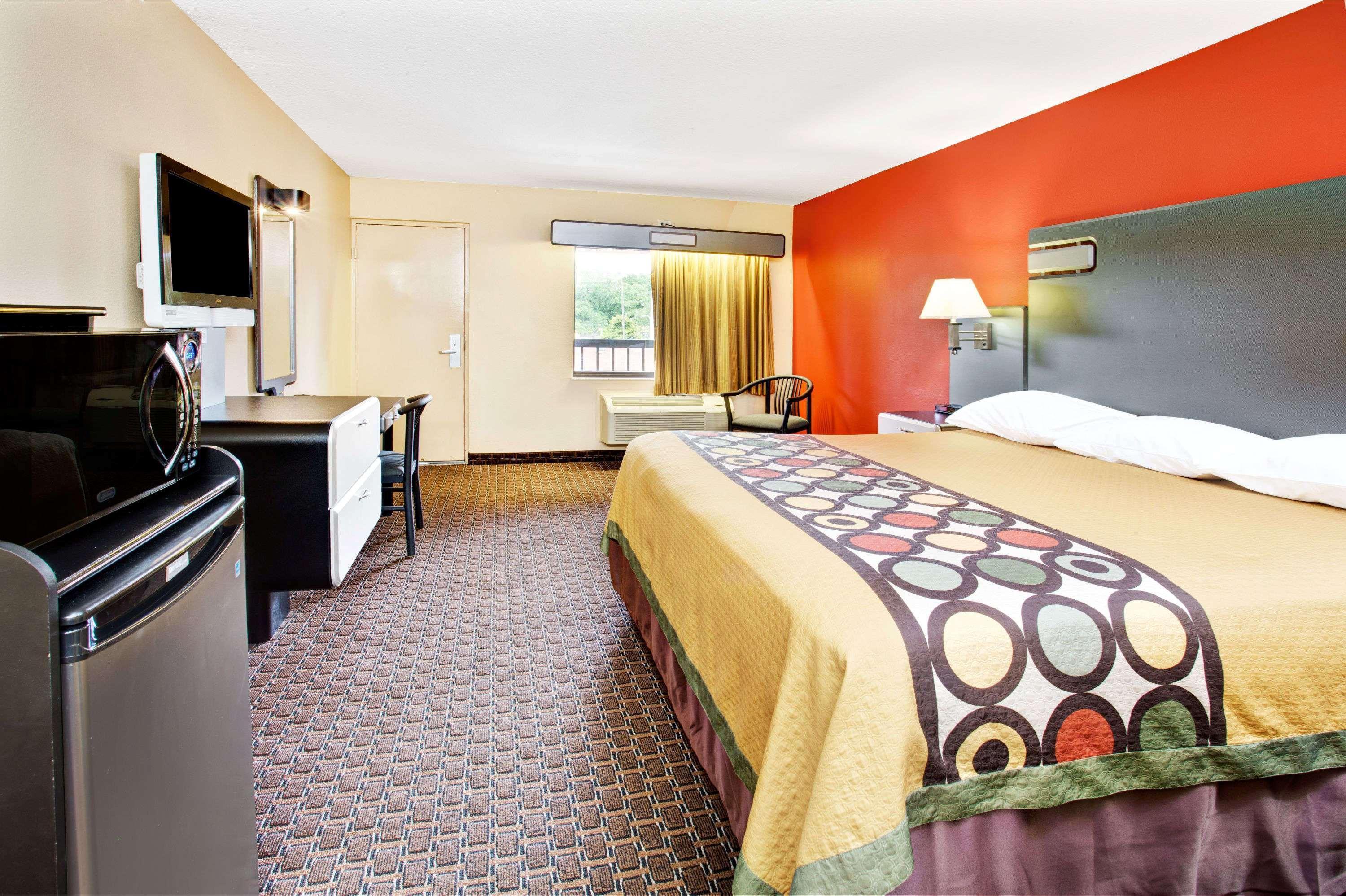 Отель Super 8 By Wyndham Kissimmee/Maingate/Orlando Area Селебрейшн Экстерьер фото