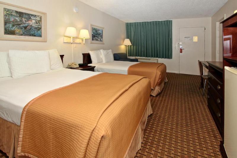 Отель Super 8 By Wyndham Kissimmee/Maingate/Orlando Area Селебрейшн Экстерьер фото