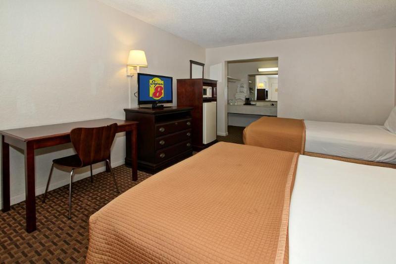 Отель Super 8 By Wyndham Kissimmee/Maingate/Orlando Area Селебрейшн Экстерьер фото